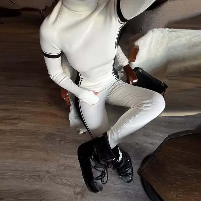Combinaisons de ski pour femmes rembourrées à capuche manches longues imperméables taille haute cost