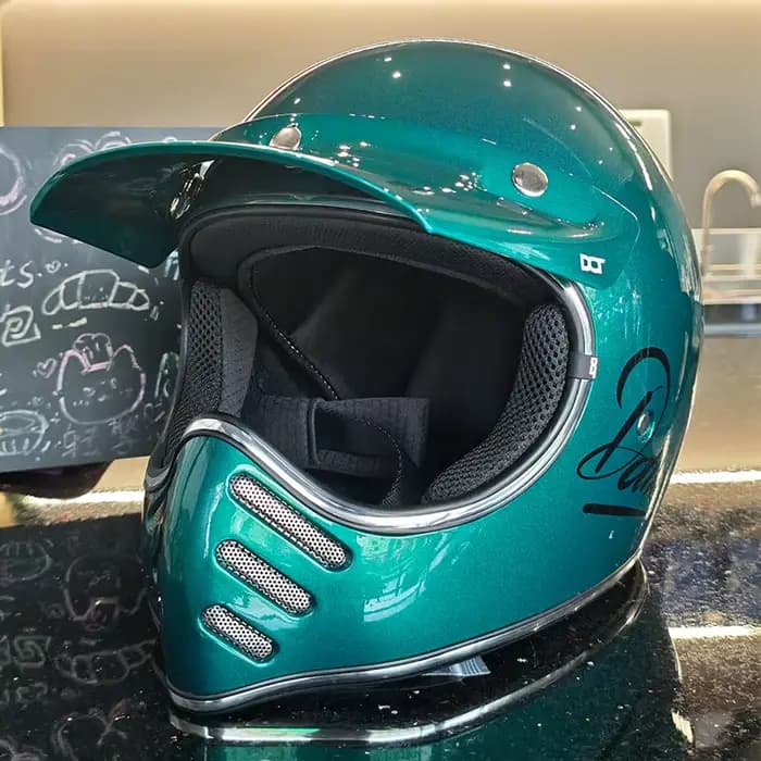 Casque de moto rétro complet