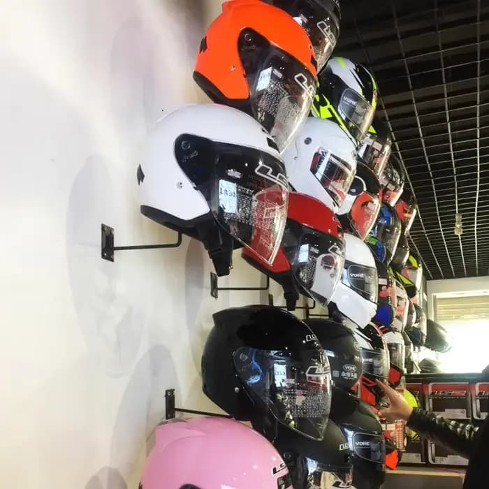 Support mural pour casque de moto
