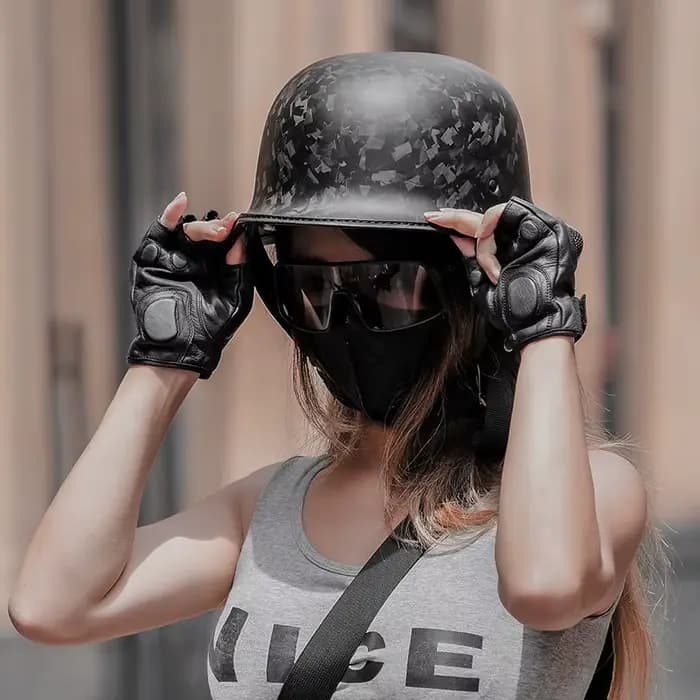 Casque louche vintage en fibre de carbone