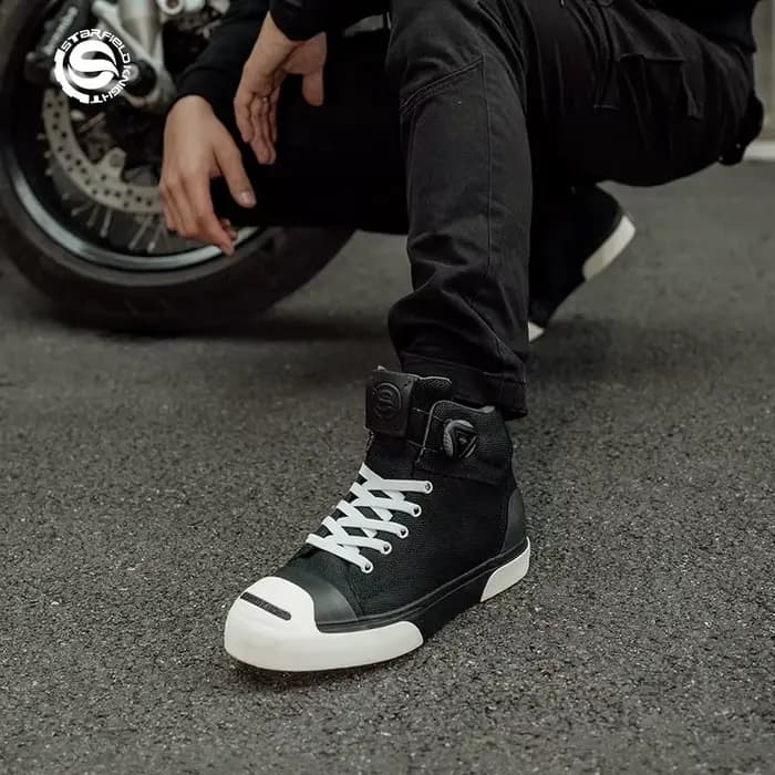 Chaussures de moto rétro