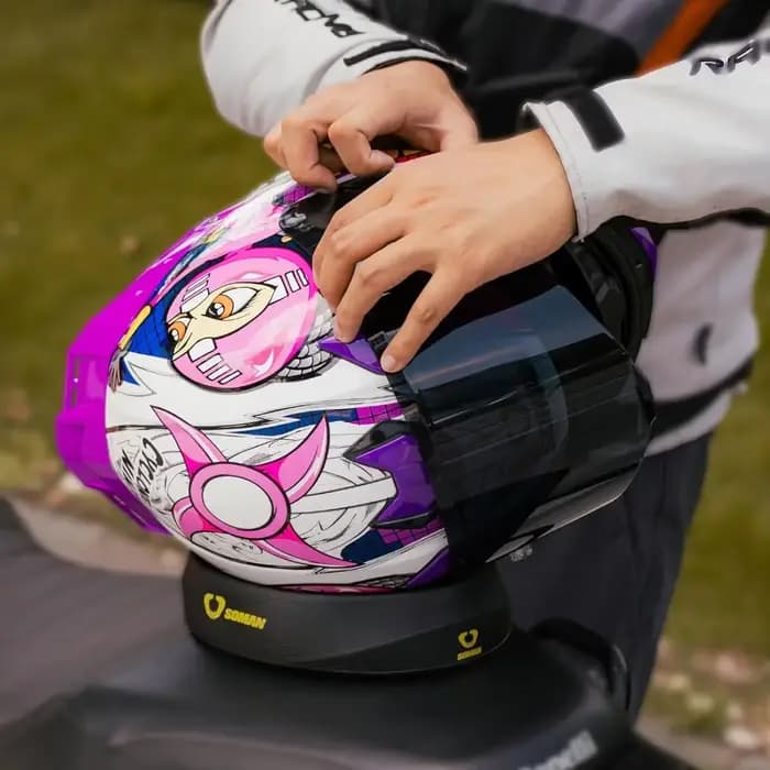 Supports de casque de moto