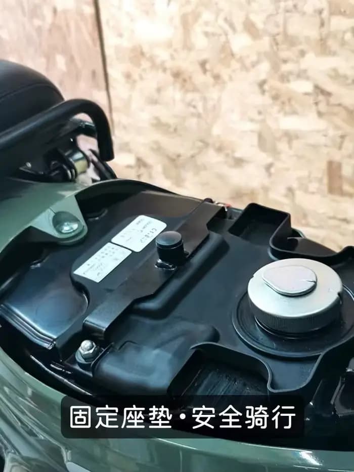 Griffe de crochet de tasse de casque de moto