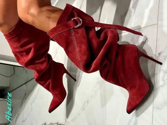 Bottes hautes en daim rouge à bout pointu avec boucle et talons aiguilles pour femme – Chaussures décontractées et élégantes pour le style urbain quotidien