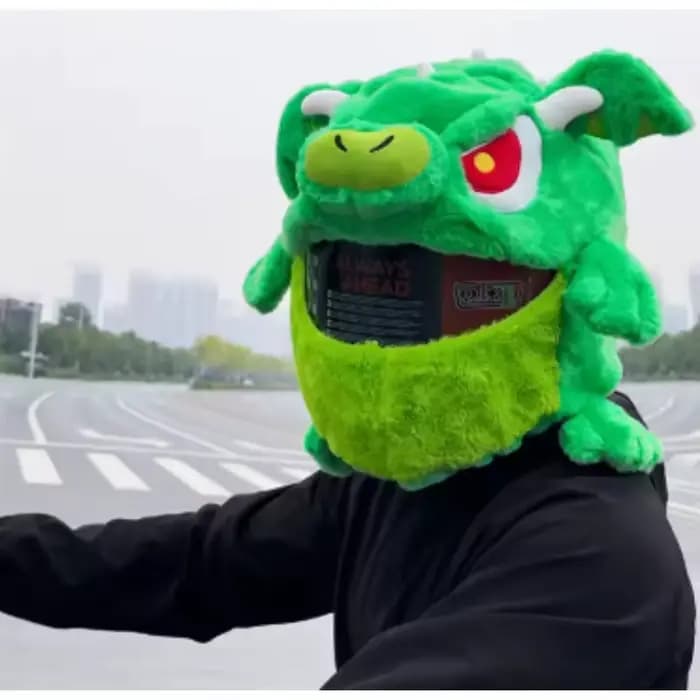 Housse de casque intégral de moto en peluche verte motif animal de dessin animé