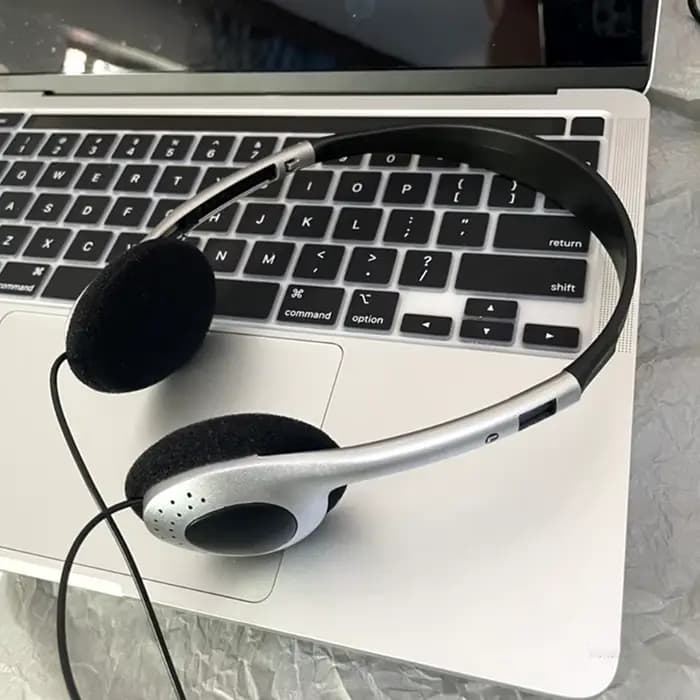 INS personnalité casque rétro nostalgique