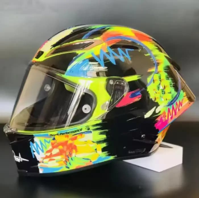 Casque de moto intégral avec grand spoiler