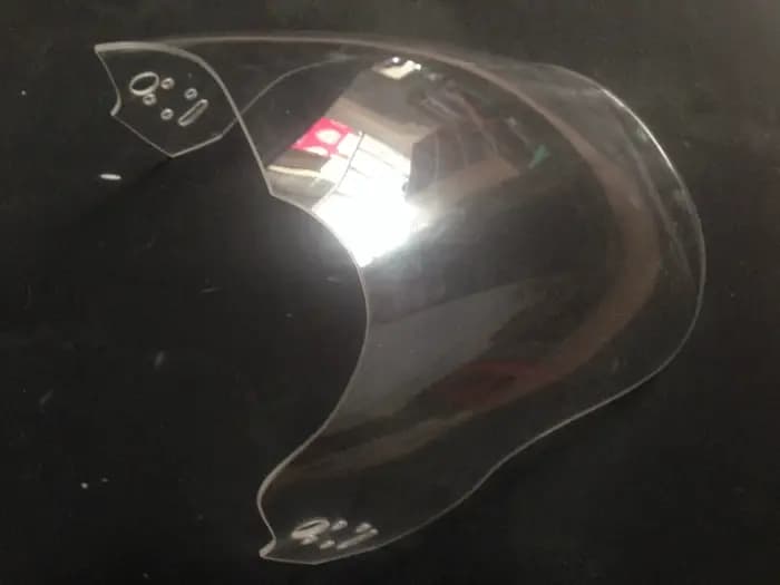 Déflecteur de vent noir clair pour moto