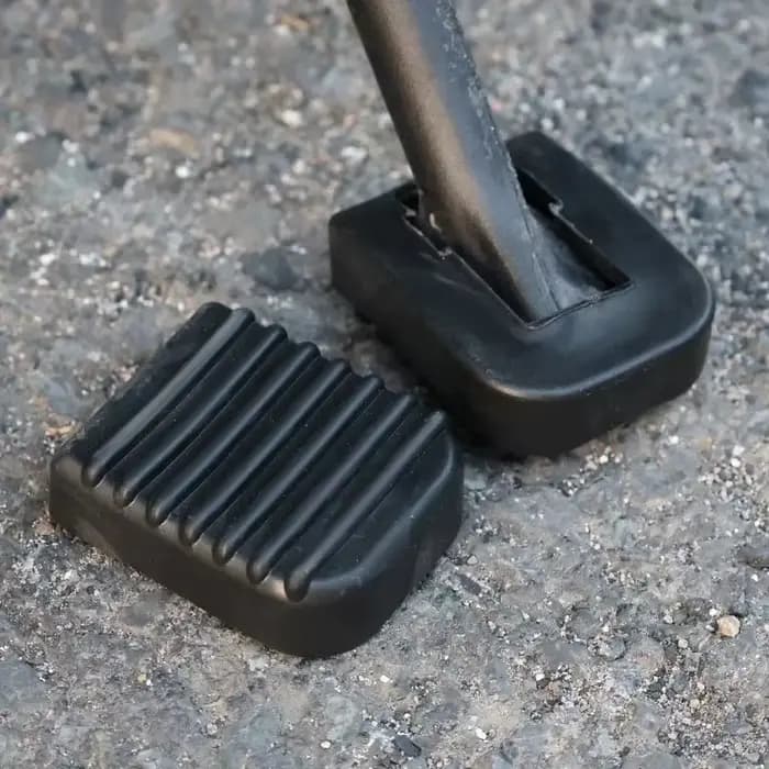 Support de pied d'appoint de moto avec base étendue en caoutchouc