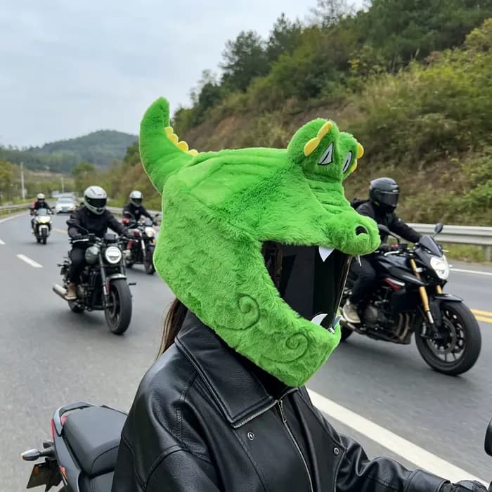 Housse de casque de moto intégral universelle en peluche amusante