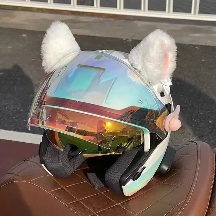 Casque de moto en peluche