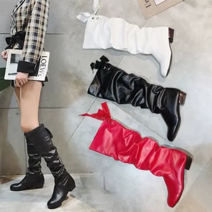Bottes hautes plissées en cuir pour femmes