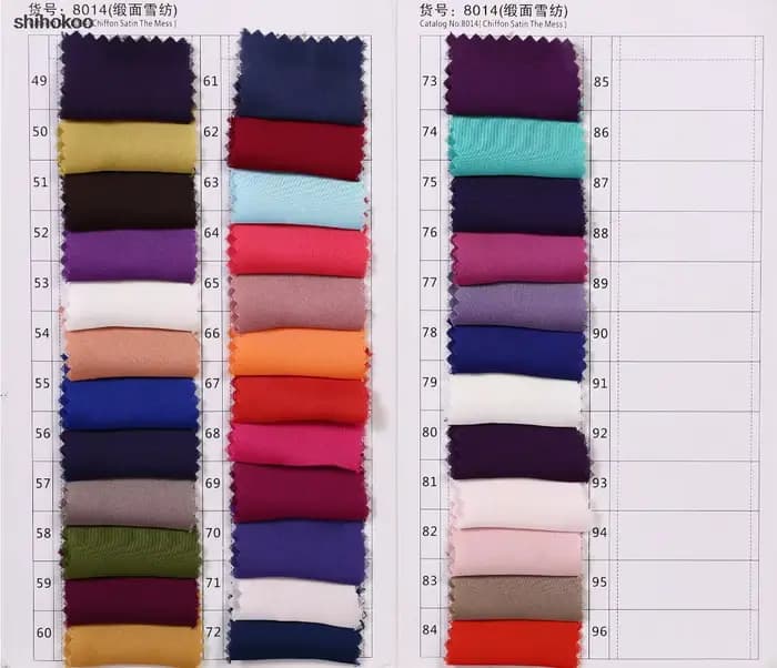 Combinaison violette élégante pour mariages