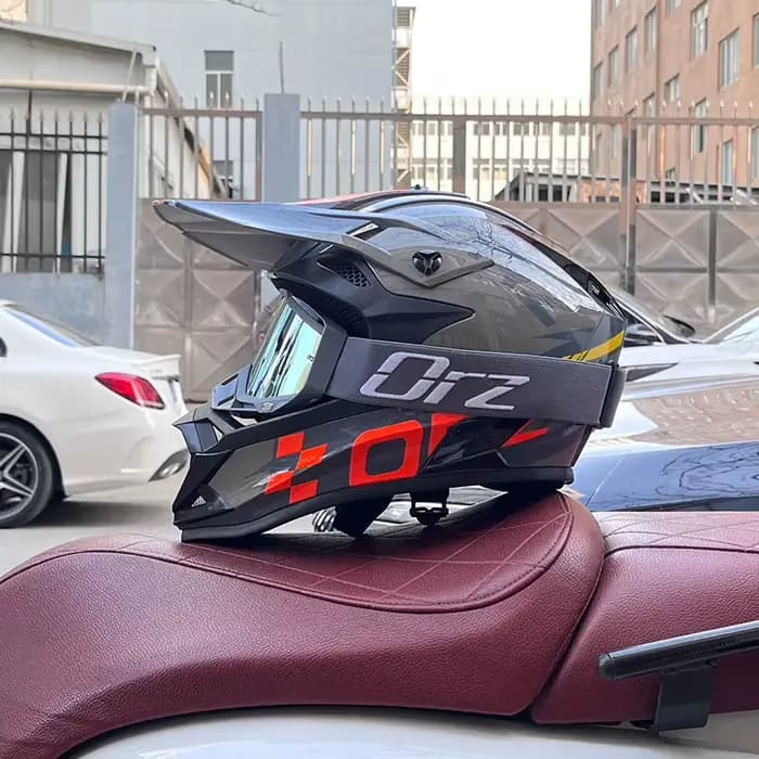 Casque de moto tout-terrain super cool