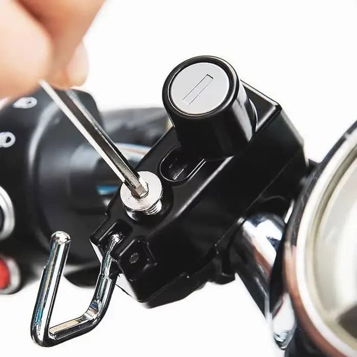 Serrure de casque de moto
