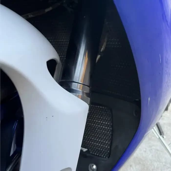 Couvercle de protection de calandre pour refroidisseur d'huile
