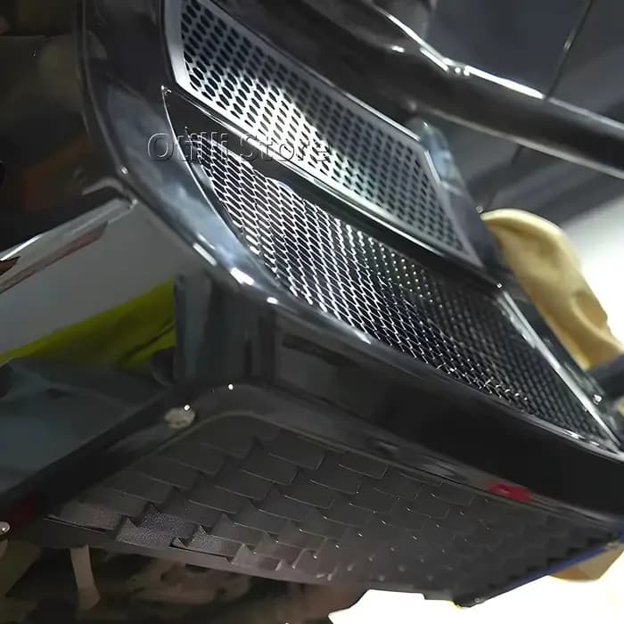 Becquet de menton avant de moto