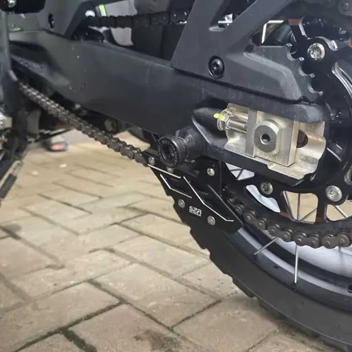 Protection de guide-chaîne et curseur de bras oscillant arrière pour moto CFMOTO CF