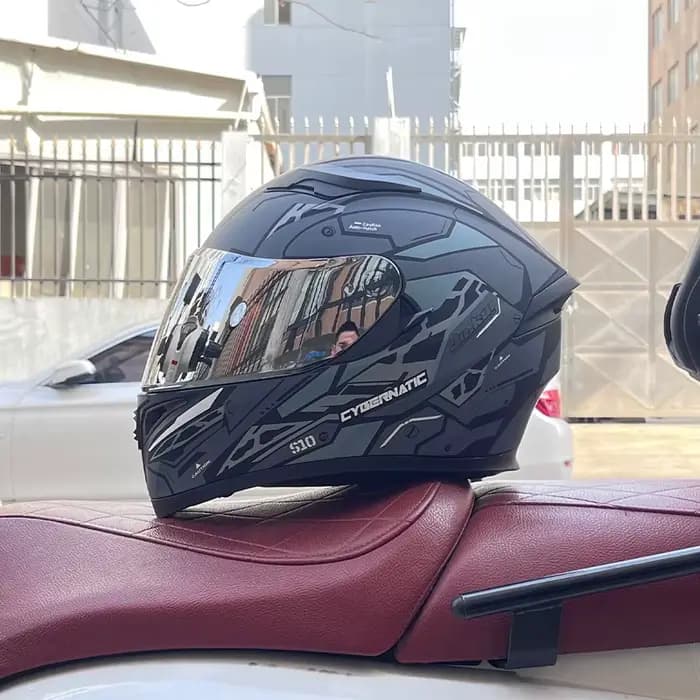Casque de moto intégral