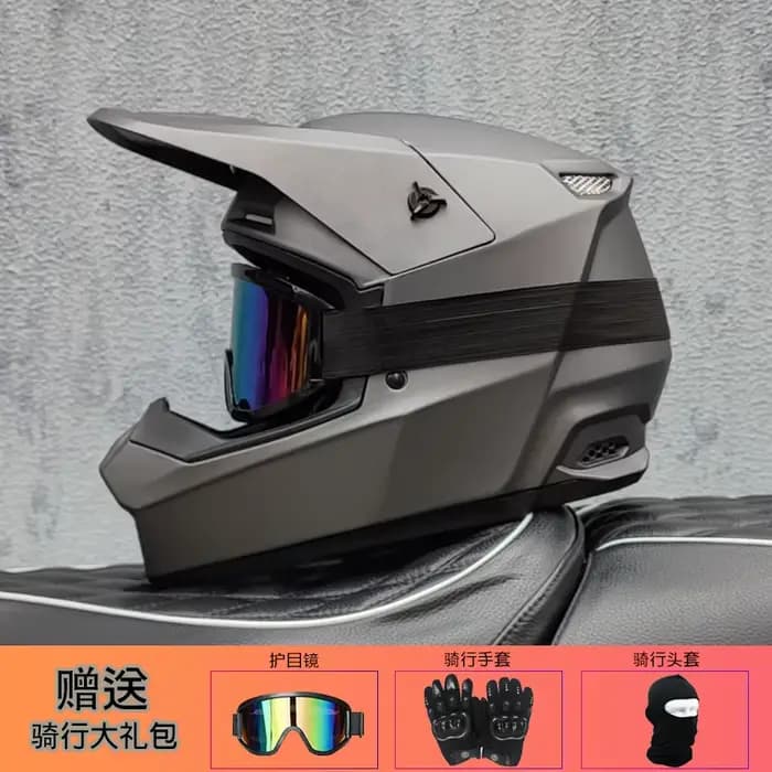 Le nouveau casque tout-terrain de moto ORZ