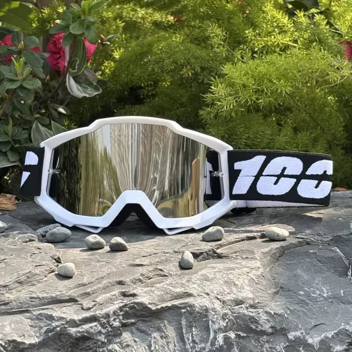100 lunettes de Moto