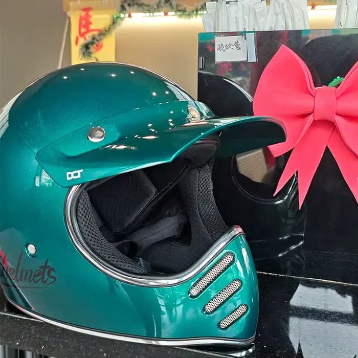 Casque de moto rétro complet
