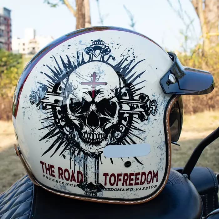 Casque de moto rétro 3/4 avec motif de crâne pour vélos de croisière et scooters