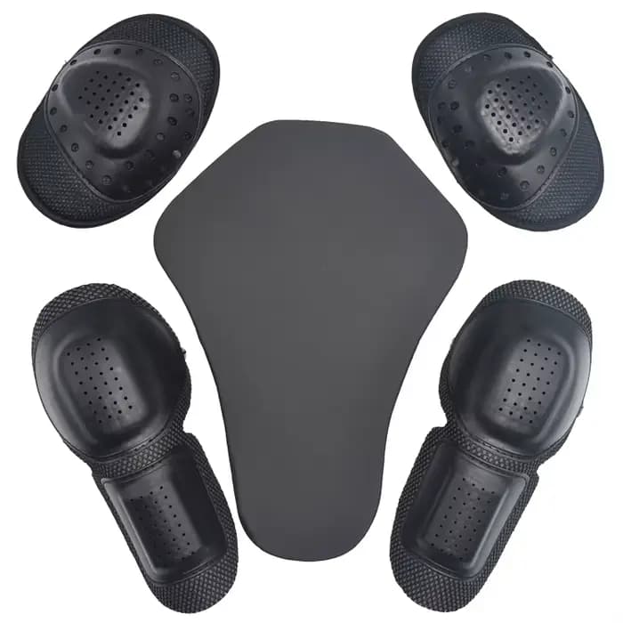 Les combinaisons de course de moto doivent être équipées de protections anti-chute intégrées