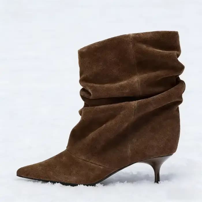 Bottines d'hiver en daim pour femmes, bottes courtes plissées à bout pointu, bottes à la cheville élégantes rétro marron pour femmes, bottes femmes