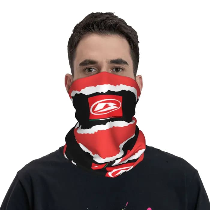 Cache-cou personnalisé pour course de moto