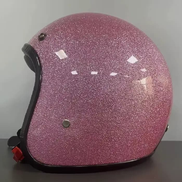 Casque de moto vintage rose brillant