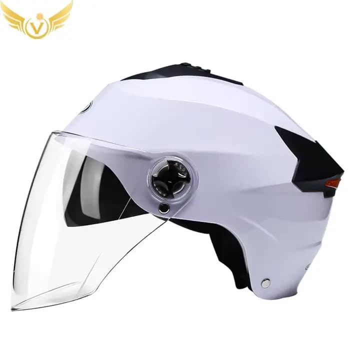 Casques de moto avec lumières LED
