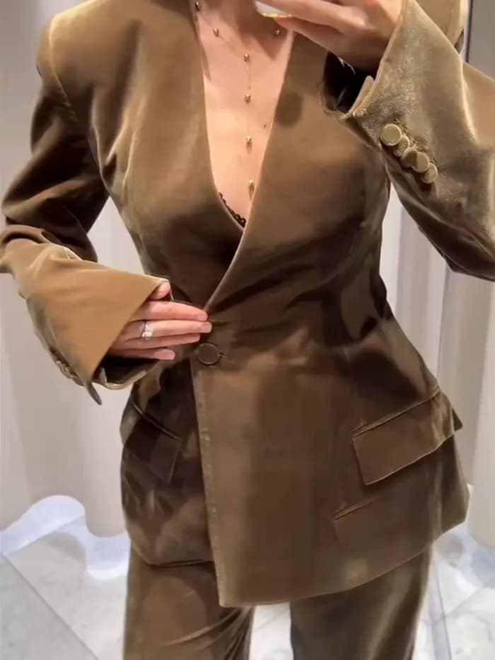 Ensemble pantalon femme HH : Blazer uni à col en V et boucle unique avec poches décoratives + pantalon décontracté ample à fermeture éclair et jambes larges – Style urbain