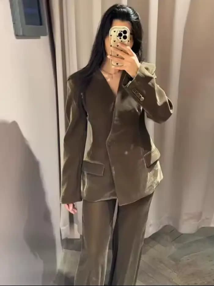 Ensemble pantalon femme HH : Blazer uni à col en V et boucle unique avec poches décoratives + pantalon décontracté ample à fermeture éclair et jambes larges – Style urbain