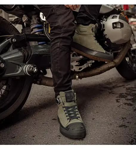 Chaussures de moto rétro