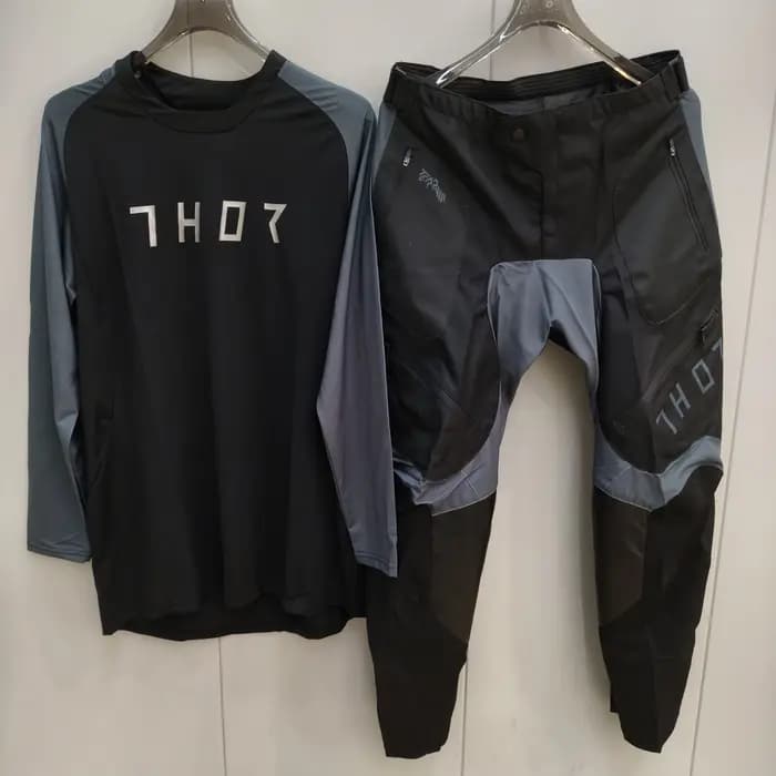 Nouvel ensemble de moto tout-terrain Sportmode Rogue Equipment THOR Sports pour la course et les spo