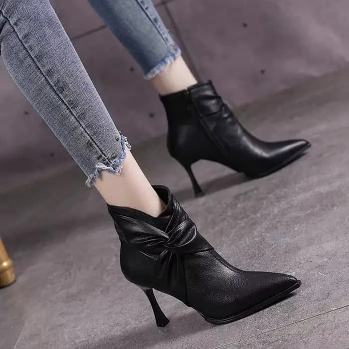 Bottines pour femmes 2025 polyvalentes nouvelles bottes skinny à petit bout pointu et talon fin