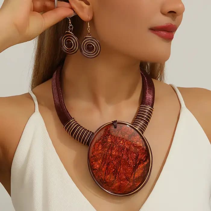 Ensemble de bijoux tendance pour femme : collier bib et boucles d'oreilles faits main en fil d'alumi