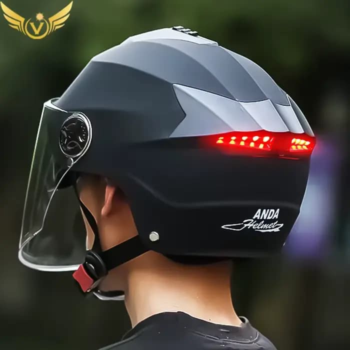 Casques de moto avec lumières Led, casque de cyclomoteur pour hommes et femmes, avec Double visière