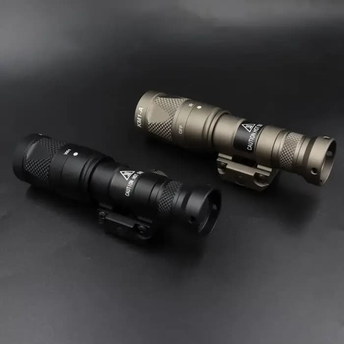 Lumière tactique M300V, éclairage IR et lampe de poche Scout blanche LED avec interrupteur de pressi