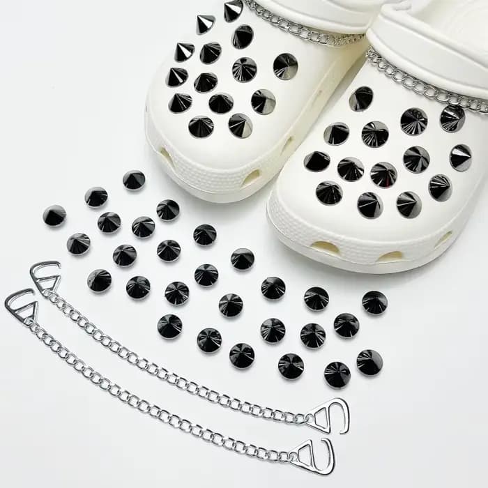 Ensemble d'accessoires de chaussures tendance, en métal, avec fermoir chaîne pour chaussures, amovible, adapté aux sandales et aux tongs.