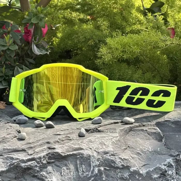 100 lunettes de Moto