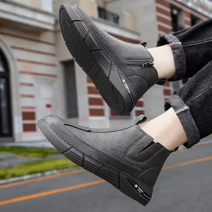 Hommes baskets chaussures en cuir bottes hautes anti-dérapant résistant à l'usure imperméable moto hommes botte de sécurité Chelsea Bota Masculina