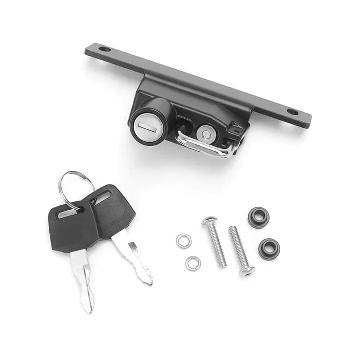 Serrure antivol latérale pour casque de moto