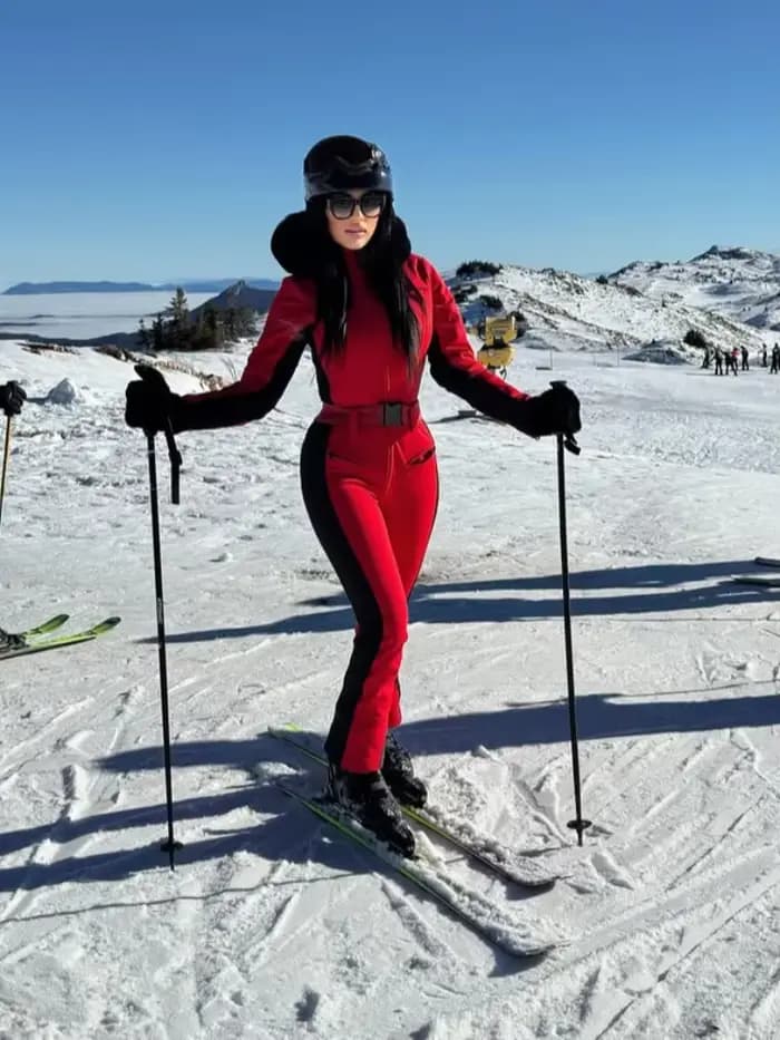 Combinaisons de ski pour femmes, nouvelle collection hiver, coupe ajustée, combinaison de ski et de neige, mode, ceinture cintrée, imperméable, combinaison de ski chaude, coupe-vent