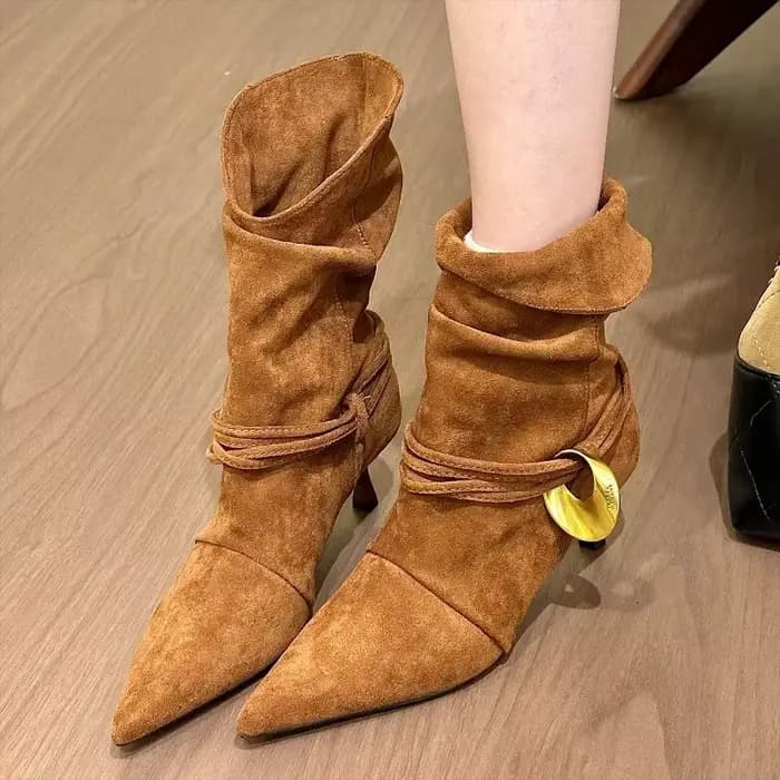 Bottes à poils extensibles à bout pointu pour femmes, bottines slim plissées à talons hauts, Design de Niche rétro, boucle en métal