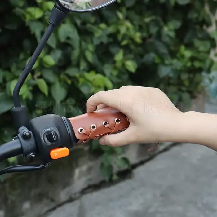 Housse de protection universelle pour guidon de moto