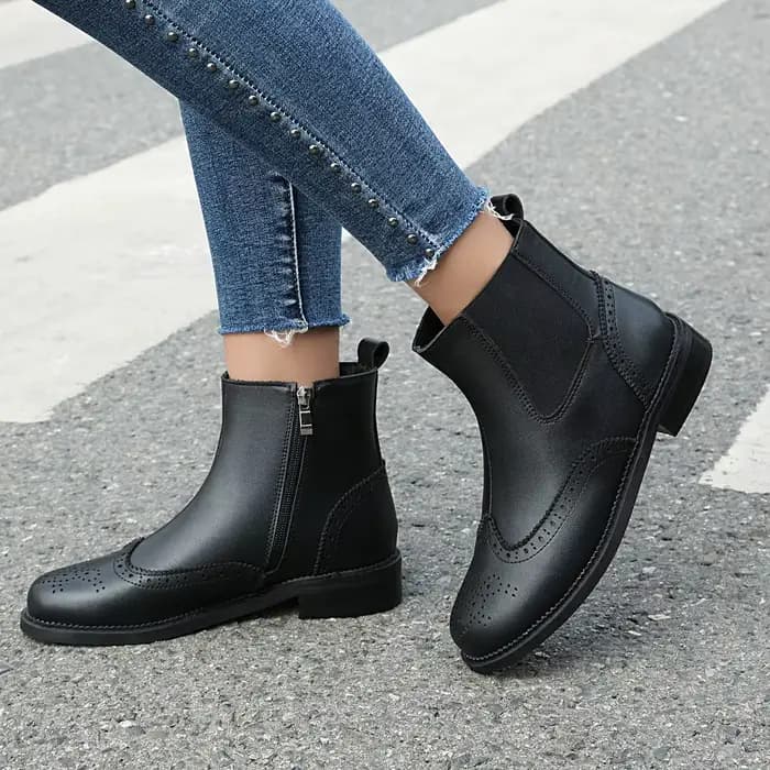 Bottines Chelsea classiques en cuir pour femmes, chaussures richelieu à bout d'aile, confortables, perforées, fermeture éclair latérale, bottines courtes