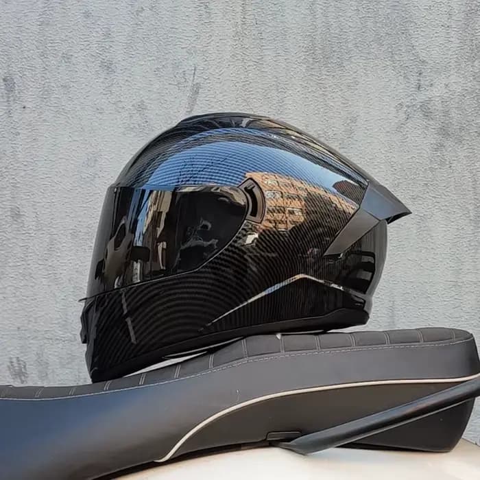 Casques de moto pour hommes et tenue de femme