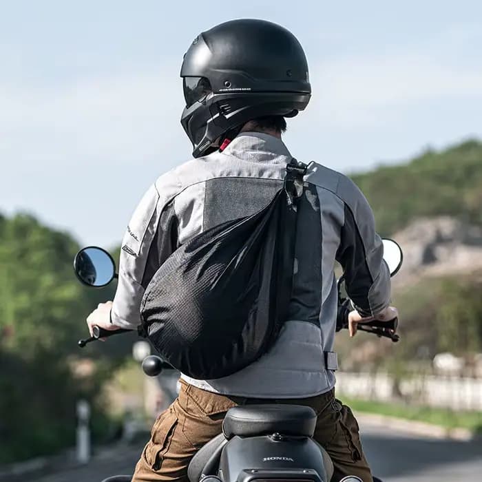Sac de rangement et de transport pour casque de moto